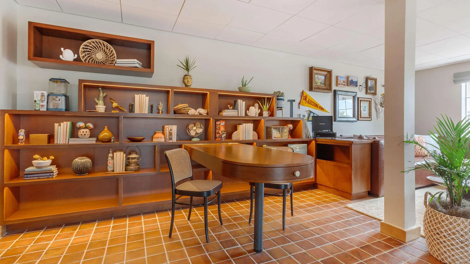 La Quinta Inn & Suites By Wyndham Tempe University, Phoenix Hotel