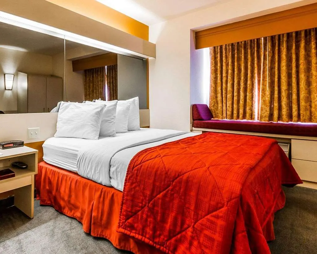 La Quinta Inn & Suites By Wyndham Tempe University, Phoenix Hotel