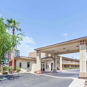 Super 8 By Wyndham Tempe/asu/airport Hotel