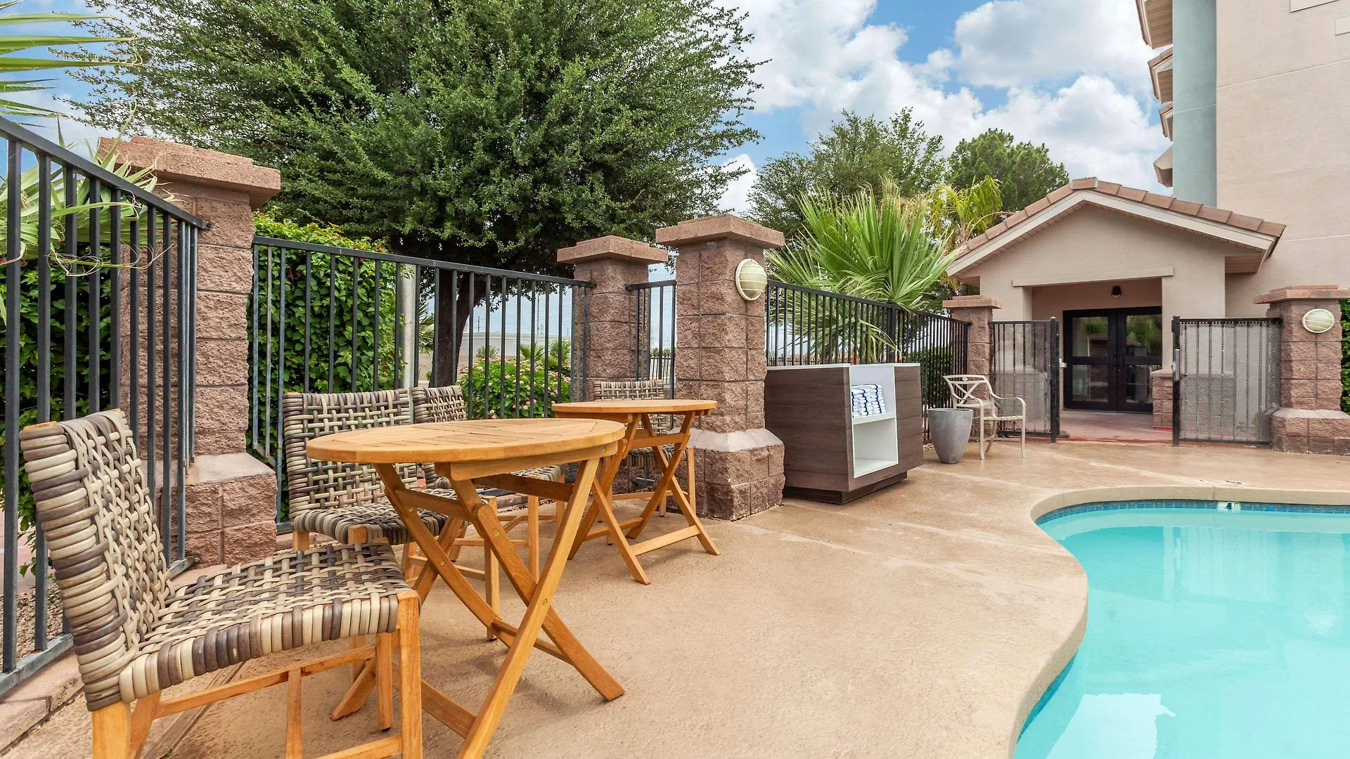 La Quinta Inn & Suites By Wyndham Tempe University, Phoenix Hotel